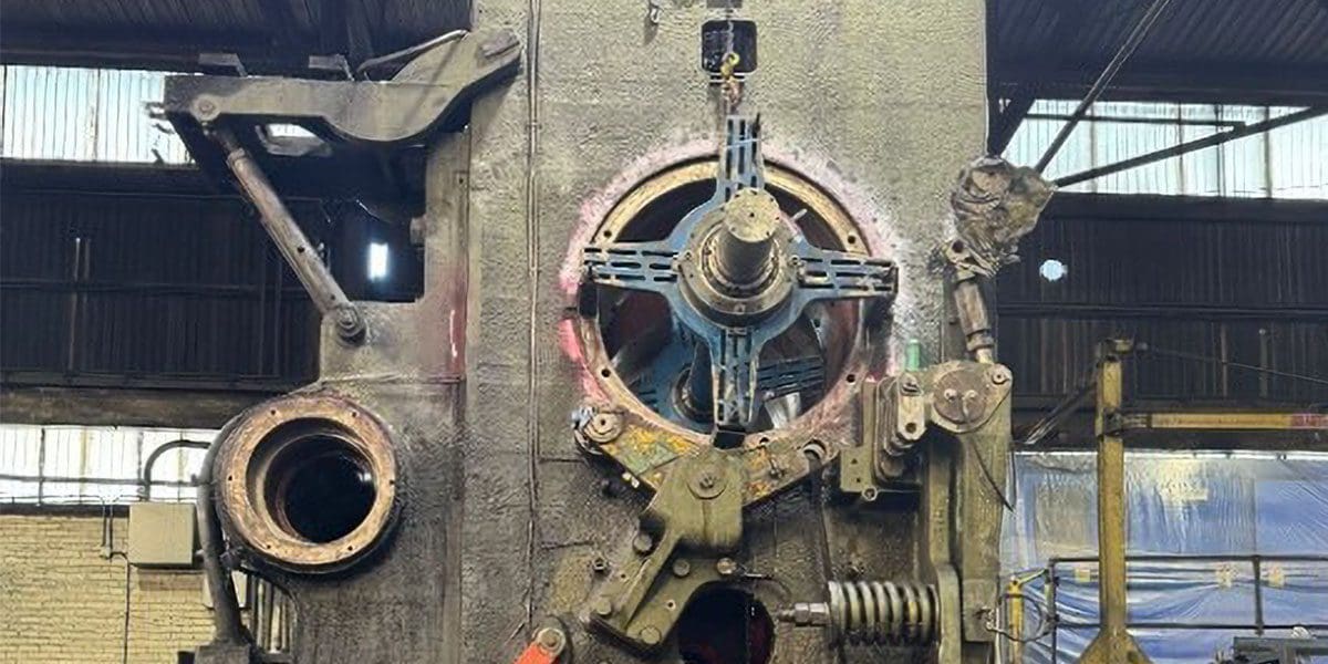 Precision Line Boring: B.O.S. Field Machine Uses CLIMAX BB8100