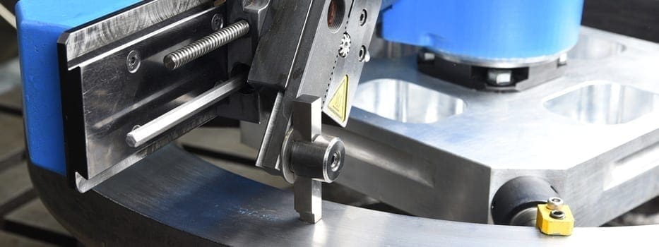 INNOVATIVE RIGID DESIGN INCREASED CUTTING AND TOOL OPTIONS