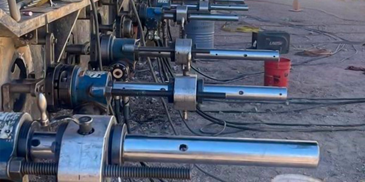 PICTURE OF THE YEAR #9: Mining Electric Rope Shovel Repair